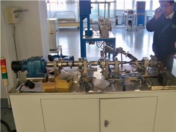 汽車(chē)轉(zhuǎn)向防盜裝置試驗(yàn)...